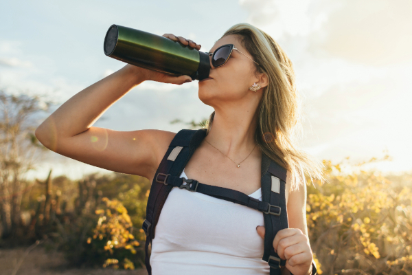 Woman drinking waterbottle